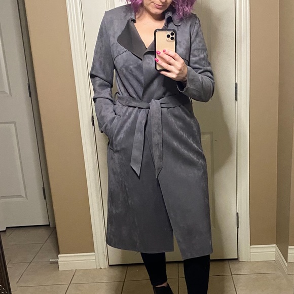 Jane Plus One - Picture 4 of 4